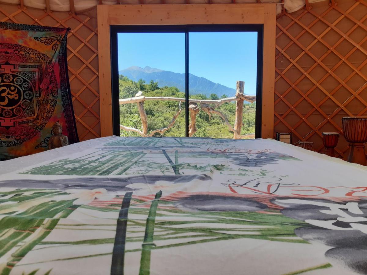 Yourte Contemporaine Avec Magnifique Vue Sur Les Montagnes Rigarda 外观 照片